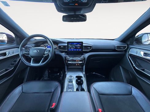 Used 2023 Ford Explorer ST-Line AWD/4WD image 14