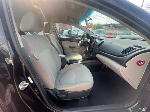 Used 2011 Kia Forte LX image 23