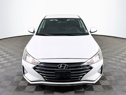 Used 2019 Hyundai Elantra SE w/ Winter Weather Package image 2