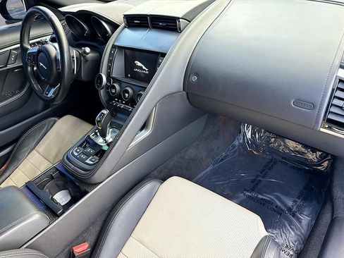 Used 2018 Jaguar F-TYPE R w/ Suedecloth Interior Package AWD/4WD image 12