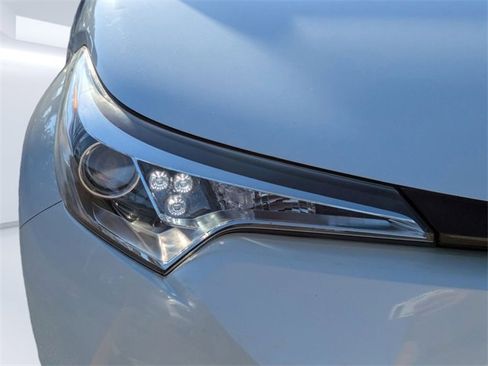 Used 2019 Toyota C-HR LE image 10