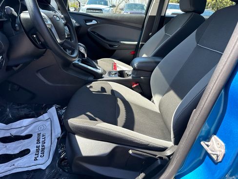 Used 2014 Ford Focus SE w/ SE Winter Package image 12