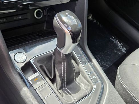 New 2026 Volkswagen Taos SE FWD image 15