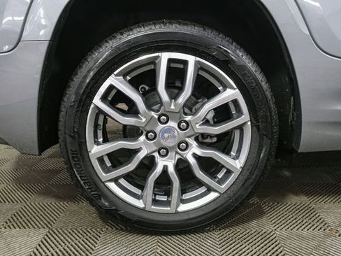 Used 2024 GMC Terrain Denali w/ Denali Premium Package AWD/4WD image 16