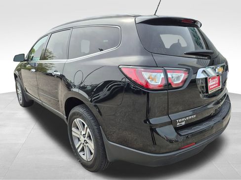 Used 2017 Chevrolet Traverse LT image 4