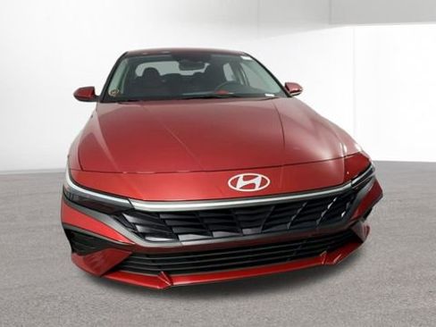 Used 2025 Hyundai Elantra Hybrid FWD image 3