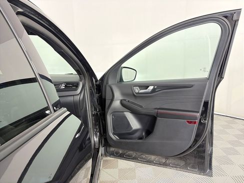 Certified 2025 Ford Escape ST-Line Select image 30