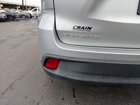 Used 2017 Toyota Highlander XLE AWD/4WD image 8