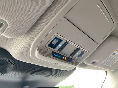 Used 2025 Ford Explorer Active w/ Active Comfort Package image 27