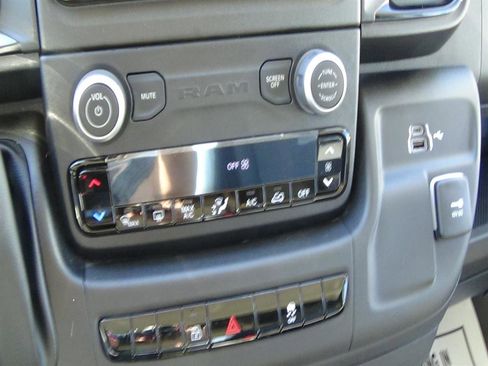 Used 2025 RAM ProMaster 2500 w/ Convenience Group FWD image 18