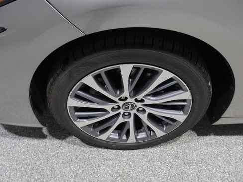 Used 2020 Lexus ES 350 w/ Premium Package FWD image 10