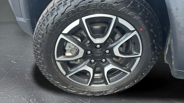 Used 2024 Jeep Compass Trailhawk w/ Trailhawk Elite Group AWD/4WD image 26