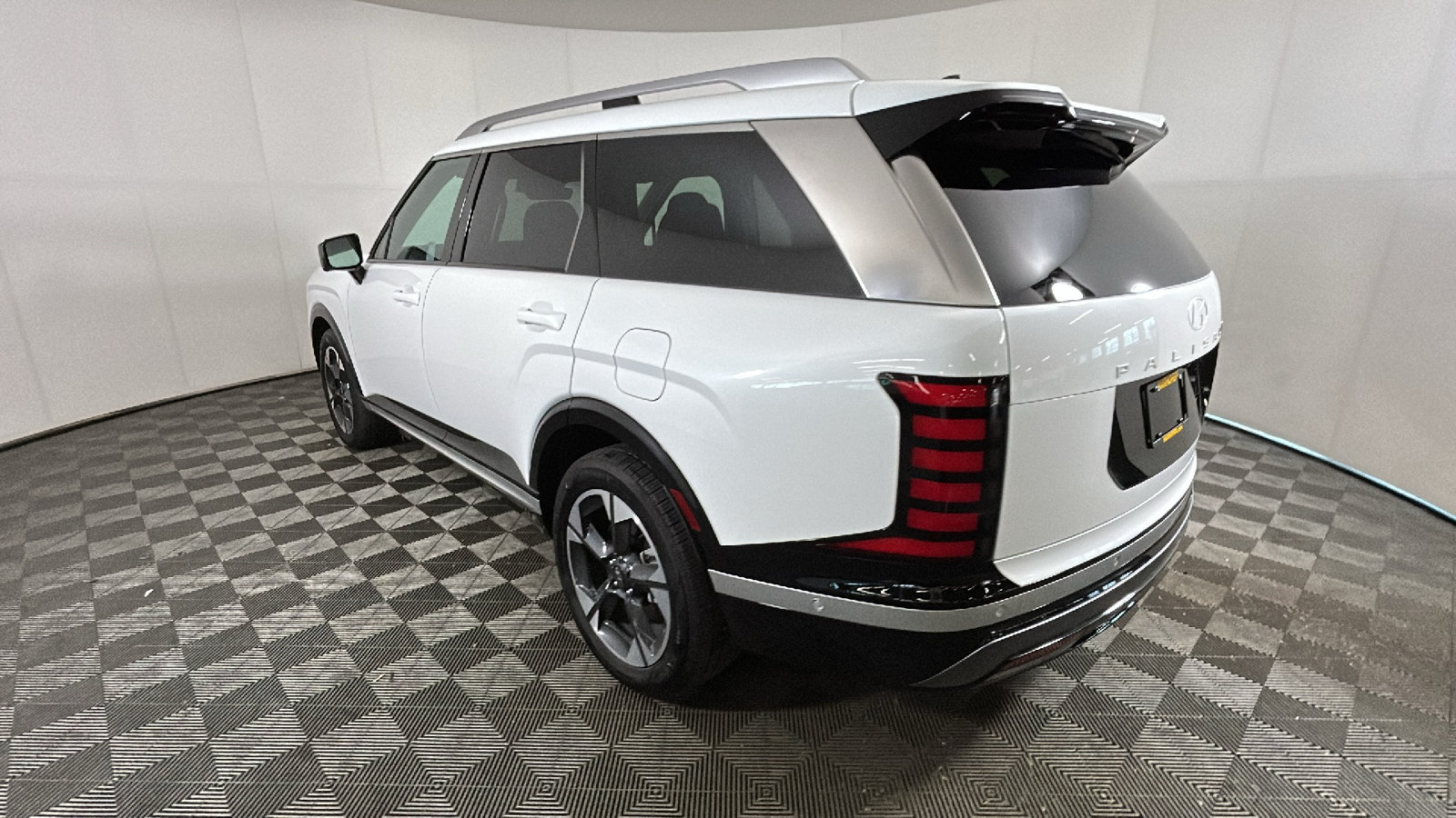Used 2026 Hyundai Palisade Limited FWD image 5