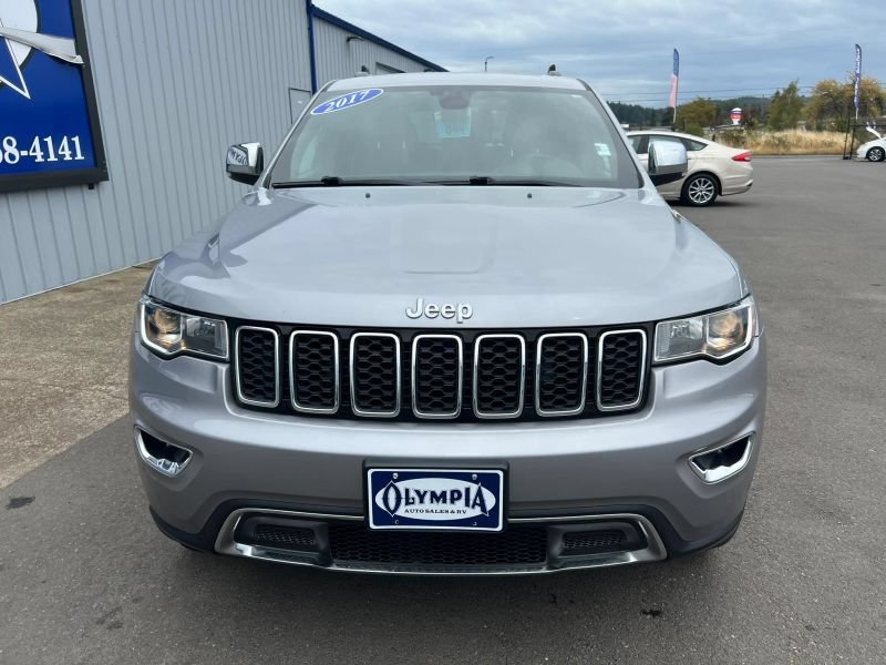 Used 2017 Jeep Grand Cherokee Limited w/ Trailer Tow Group IV AWD/4WD image 3