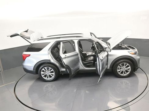 Used 2022 Ford Explorer XLT w/ Equipment Group 202A image 67