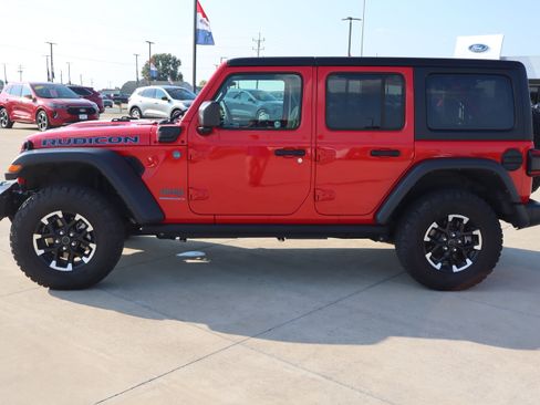 Used 2025 Jeep Wrangler Unlimited Rubicon 4xe w/ Safety Group AWD/4WD image 8