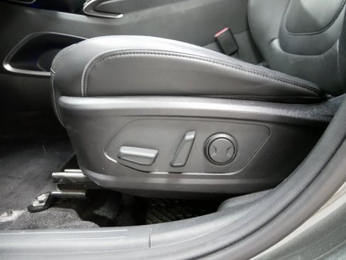 Used 2022 Hyundai Tucson Limited image 14