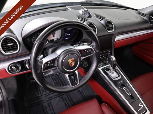 Used 2018 Porsche 718 Boxster S RWD image 22