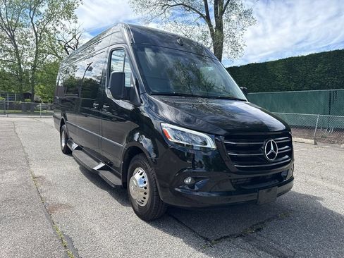 Used 2023 Mercedes-Benz Sprinter 3500 image 10