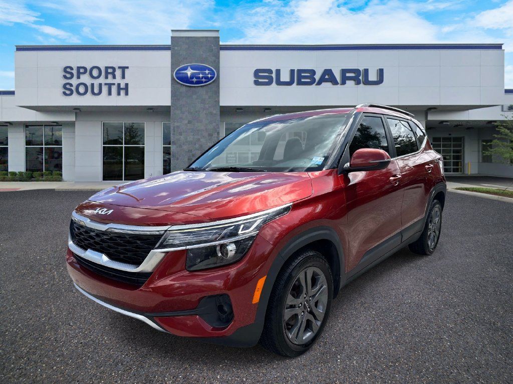 Used 2023 Kia Seltos S w/ Navigation Package FWD image 8