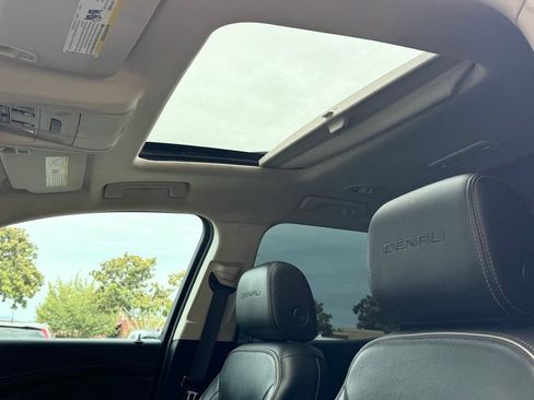 Used 2021 GMC Acadia Denali FWD image 14