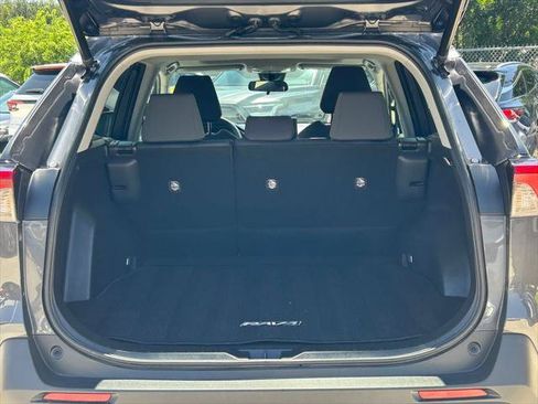 Certified 2022 Toyota RAV4 XLE w/ Convenience Package AWD/4WD image 15