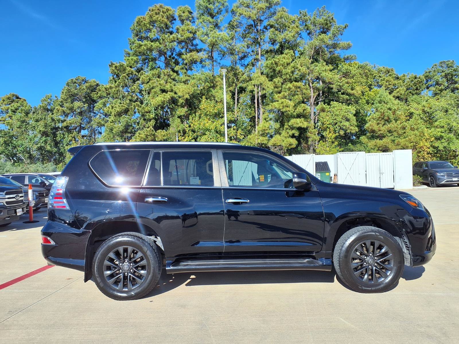 Used 2021 Lexus GX 460 Premium w/ Premium Plus Package AWD/4WD image 3