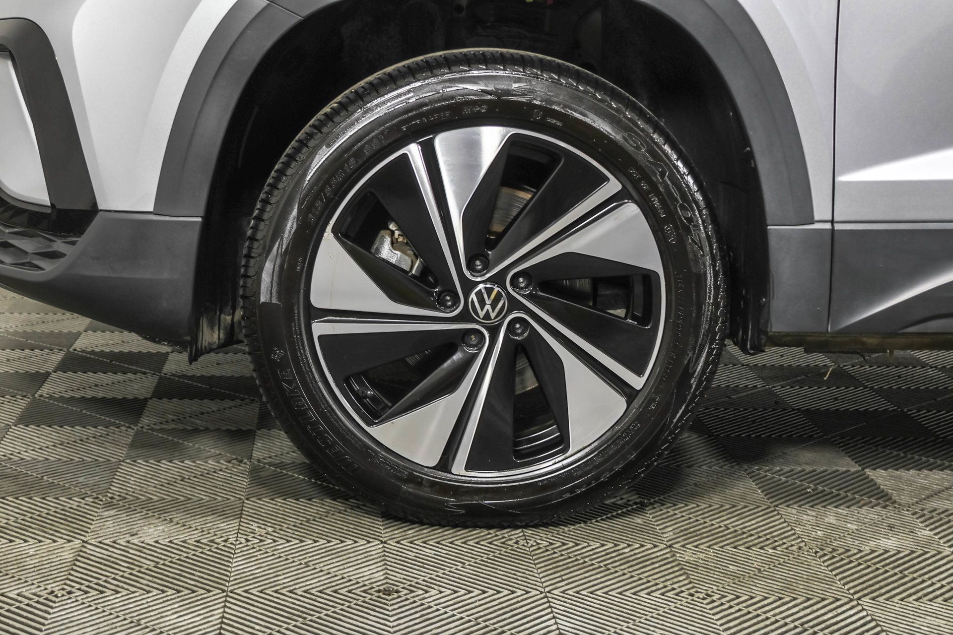 Used 2024 Volkswagen Taos SE AWD/4WD image 19