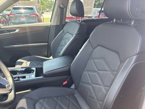 Used 2024 Volkswagen Atlas SE AWD/4WD image 13