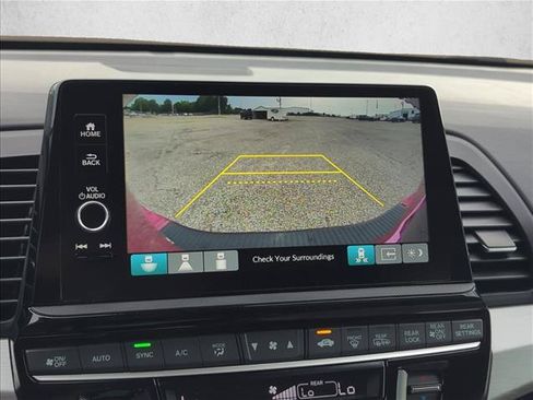 New 2026 Honda Odyssey Touring image 13