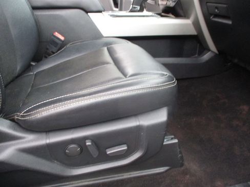 Used 2019 Ford F150 Lariat w/ Equipment Group 502A Luxury image 8