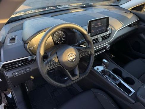Certified 2025 Nissan Altima 2.5 S FWD image 16