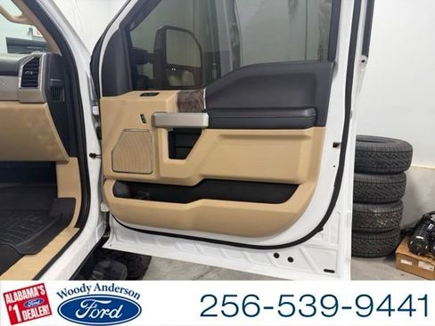 Used 2018 Ford F250 Lariat w/ Lariat Ultimate Package AWD/4WD image 28