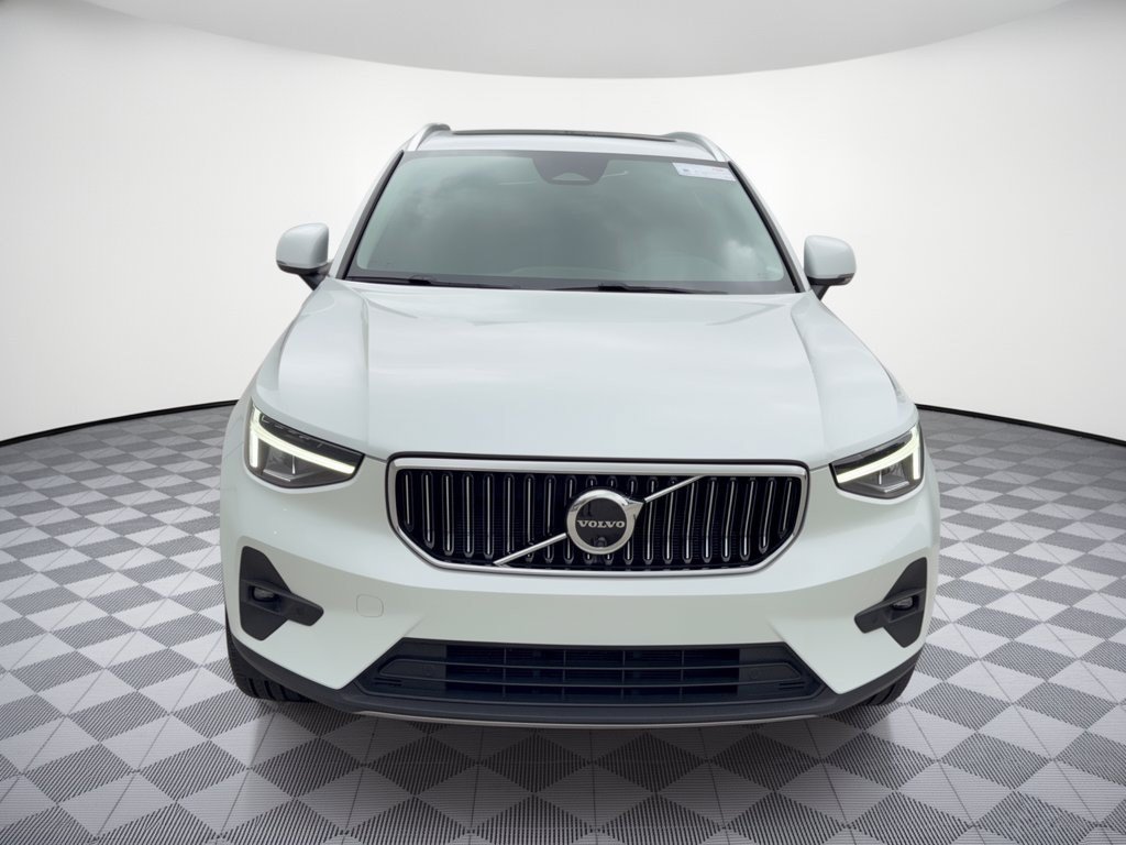 Used 2023 Volvo XC40 B5 Ultimate w/ Protection Package Premier AWD/4WD image 6