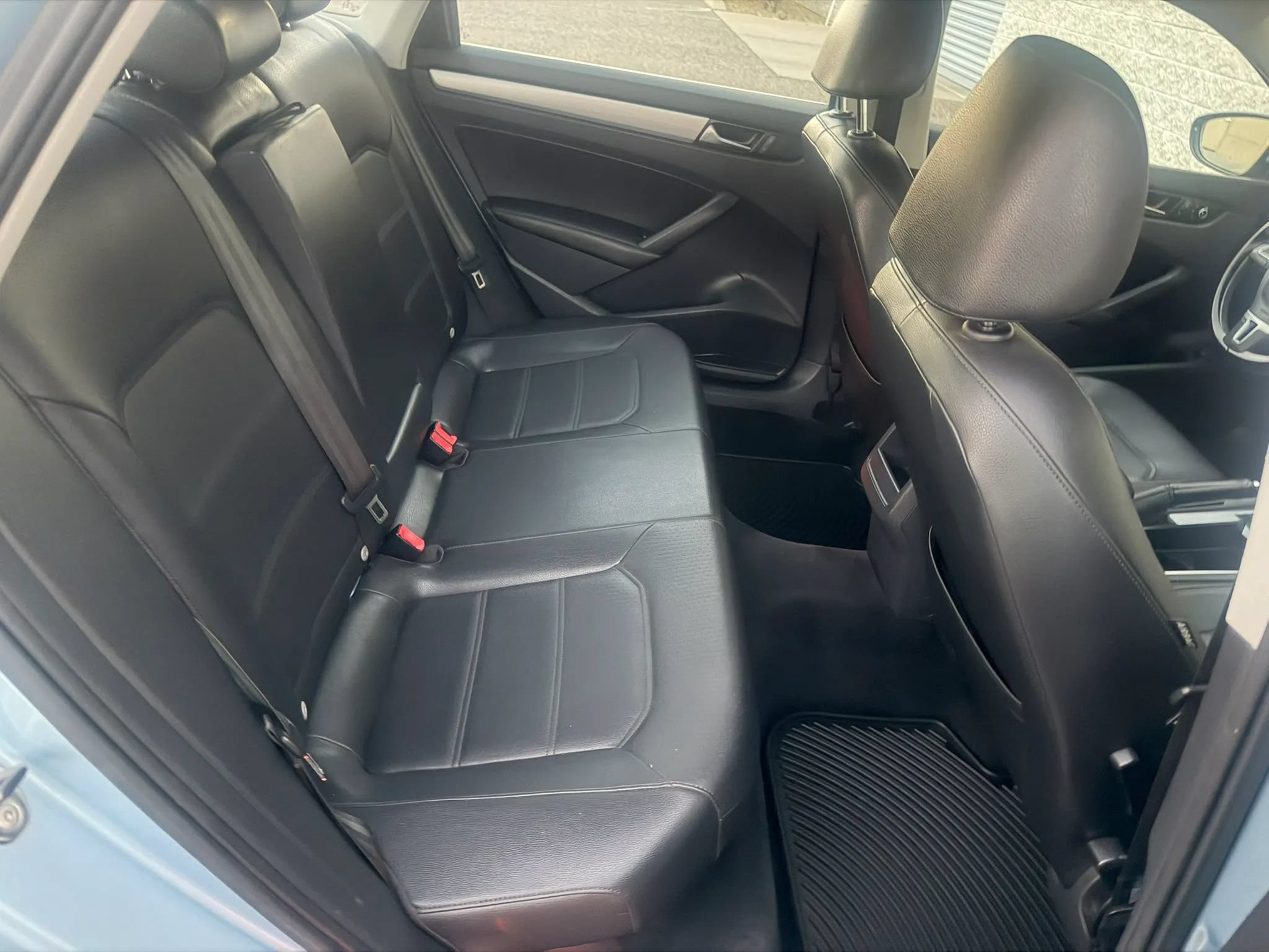 Used 2012 Volkswagen Passat TDI SE FWD image 18