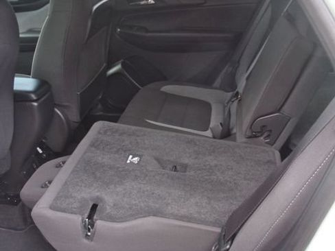Used 2025 Chevrolet TrailBlazer LT w/ Convenience Package AWD/4WD image 29
