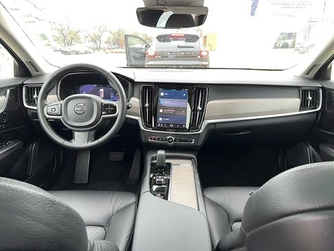 Certified 2023 Volvo V90 B6 Cross Country Plus image 18