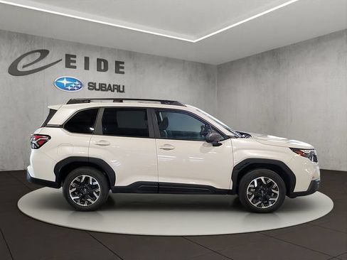 Used 2025 Subaru Forester Premium AWD/4WD image 12