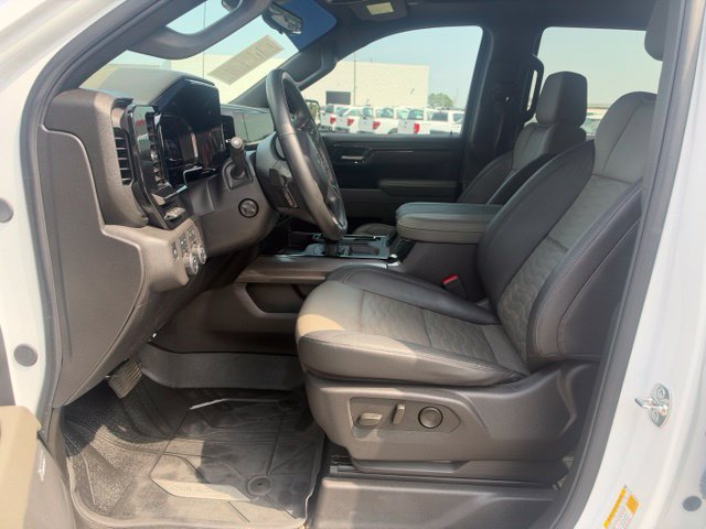 Used 2025 Chevrolet Silverado 1500 ZR2 w/ Technology Package AWD/4WD image 5
