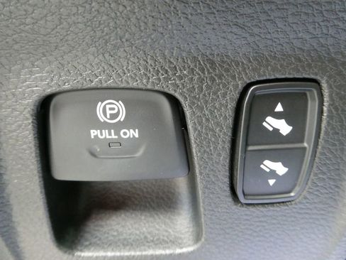 Used 2019 RAM 1500 Big Horn AWD/4WD image 26