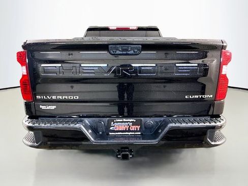 Used 2022 Chevrolet Silverado 1500 Custom image 9