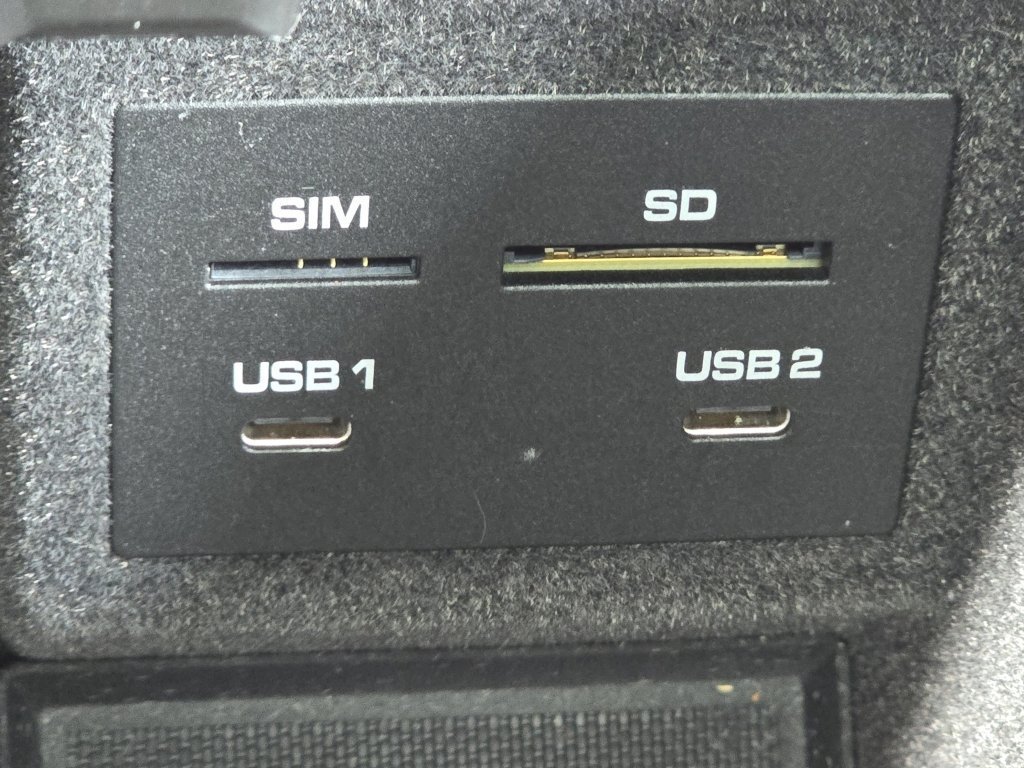 Certified 2024 Porsche Macan AWD/4WD image 25