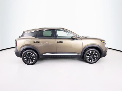 Used 2025 Nissan Kicks SR w/ Illumination Package AWD/4WD image 8