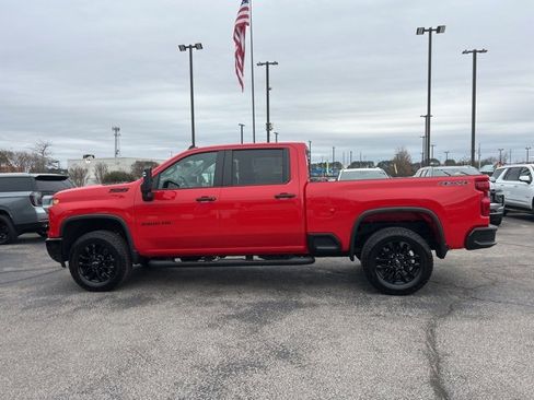 Used 2025 Chevrolet Silverado 2500 Custom w/ Custom Value Package image 6