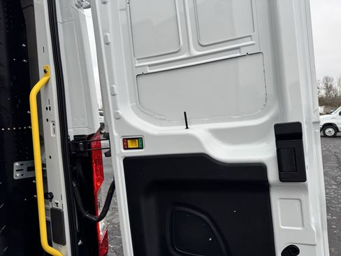 New 2026 Ford Transit 250 148 Medium Roof image 19