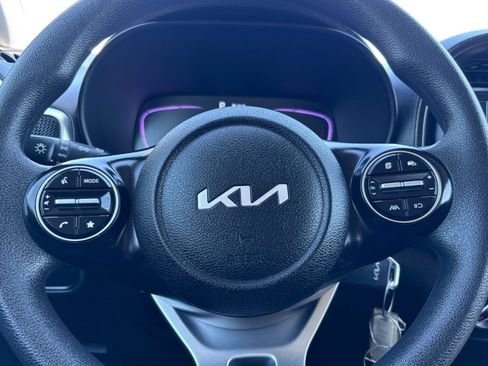 Used 2025 Kia Soul LX w/ LX Technology Package FWD image 49