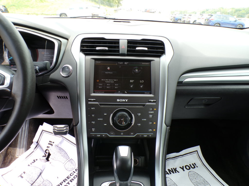 Used 2015 Ford Fusion Titanium FWD image 25