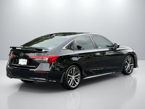 Used 2022 Honda Civic Touring image 9