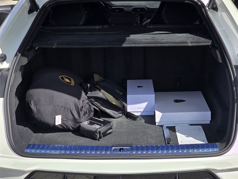 Used 2024 Lamborghini Urus Performante image 10