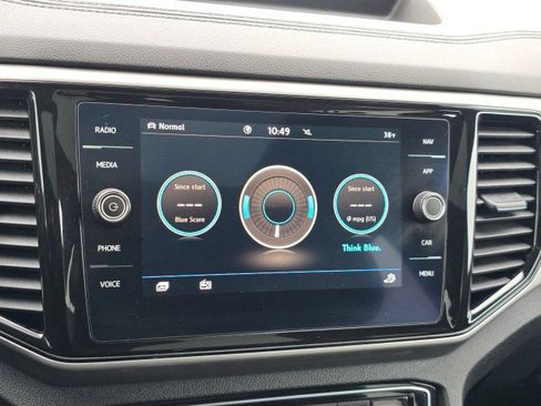 Used 2020 Volkswagen Atlas Cross Sport SEL image 38